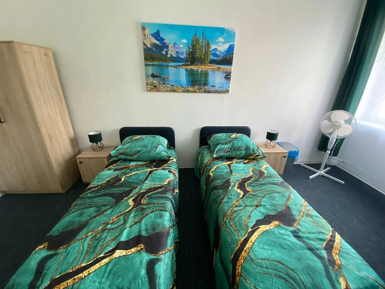 Green Rooms Gdansk Hostel